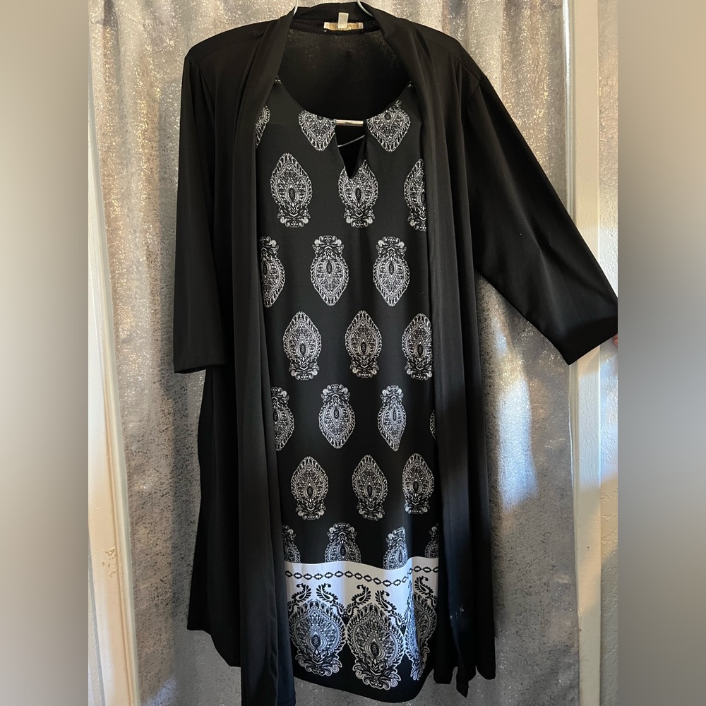 Plus size black dress